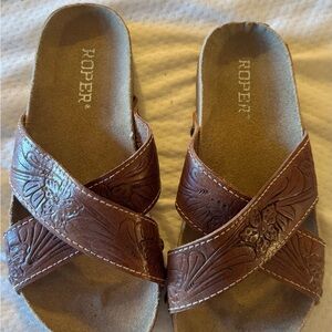 Roper Women's Floral Embossed Brown Mules